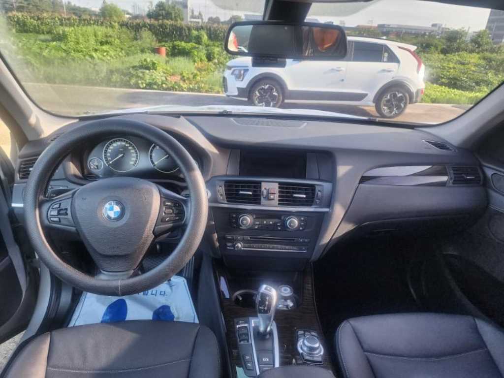 BMW X3 — photo 08