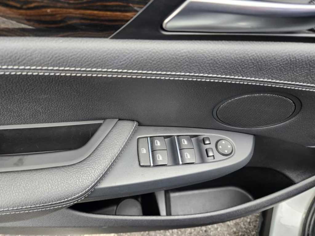 BMW X3 — photo 13