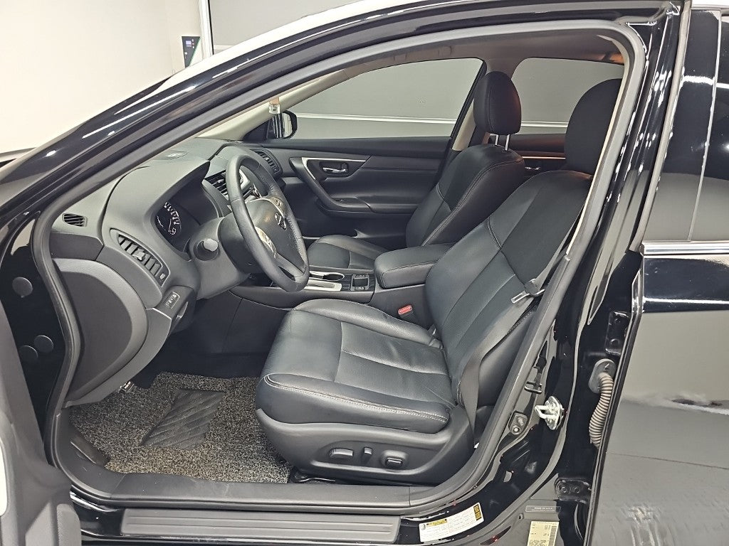 Nissan Altima — photo 11