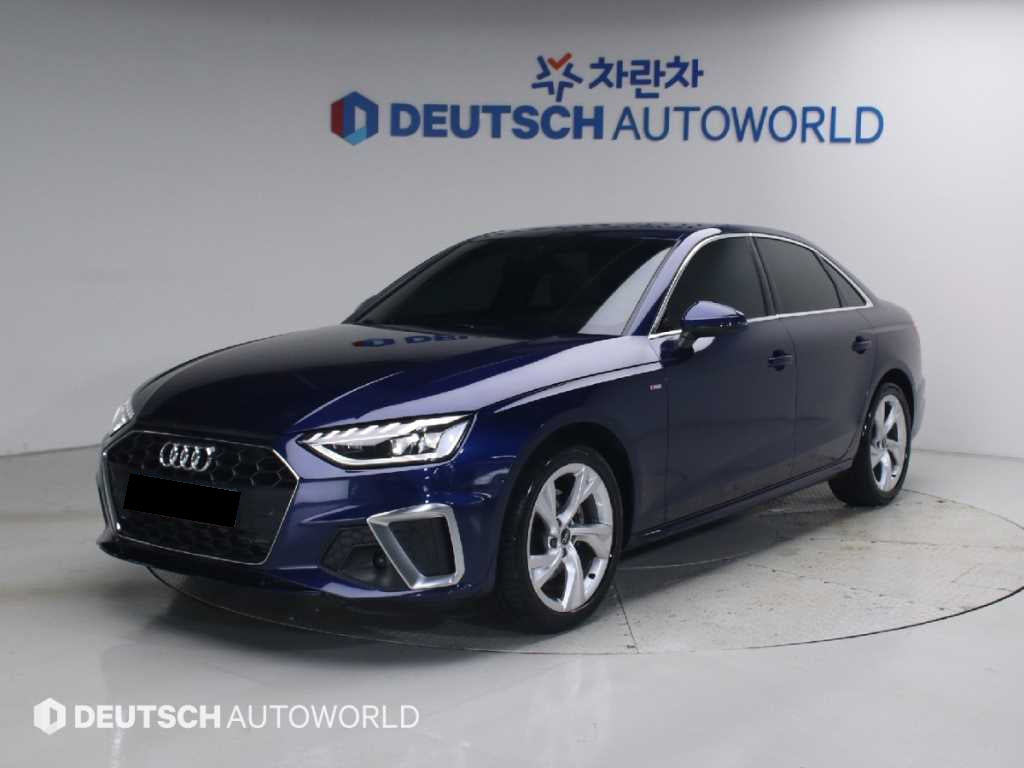 Audi A4 — photo 01