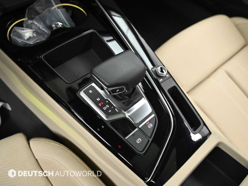 Audi A4 — photo 09