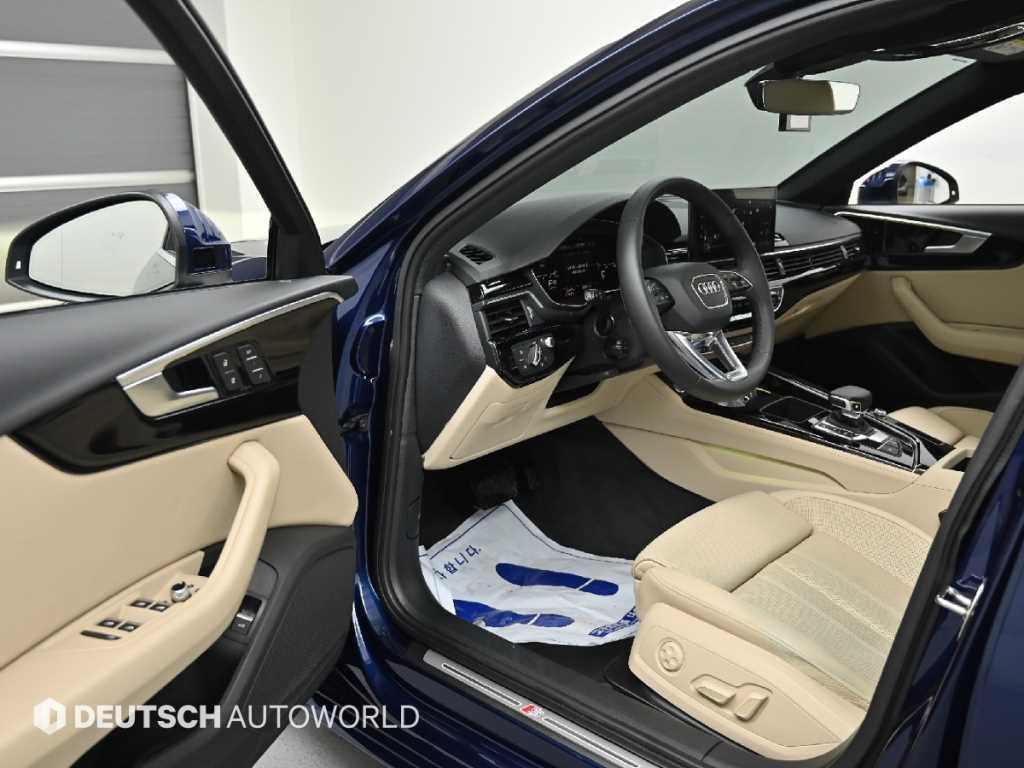 Audi A4 — photo 11