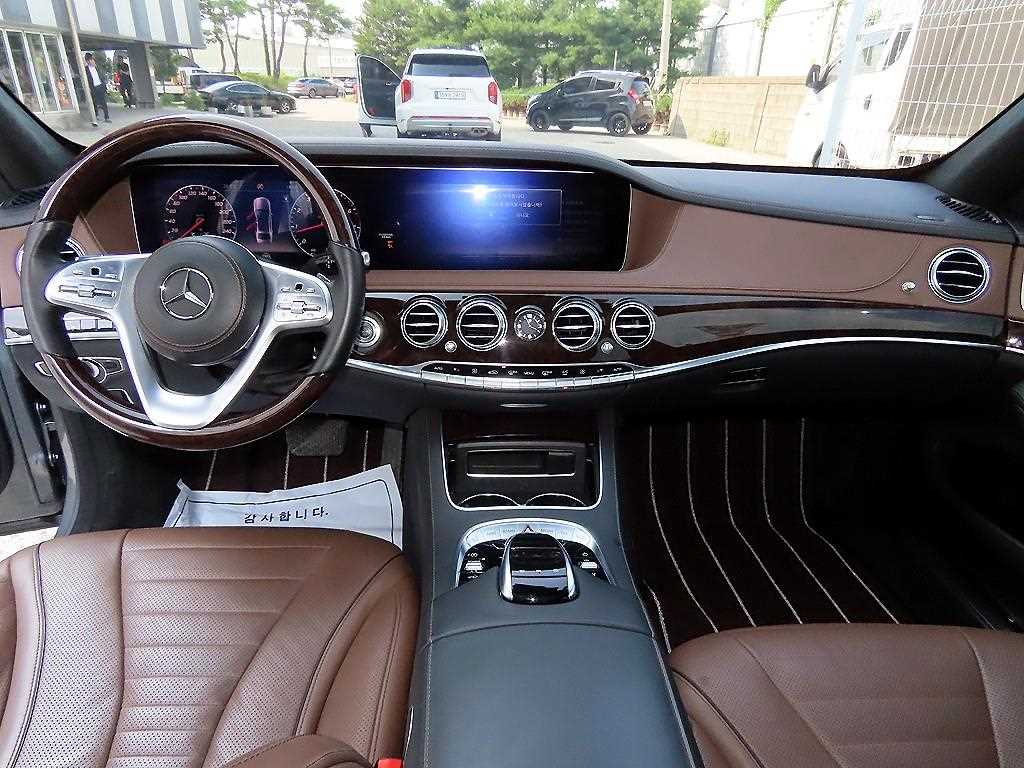 Mercedes-Benz S-Class — photo 07