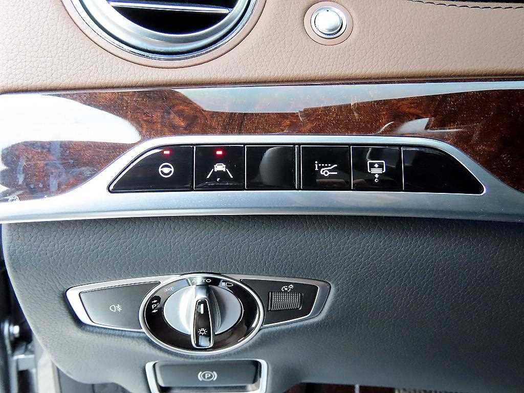 Mercedes-Benz S-Class — photo 12
