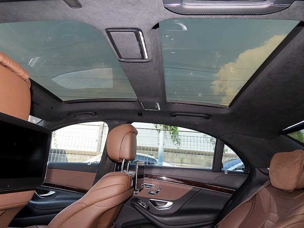 Mercedes-Benz S-Class — photo 16