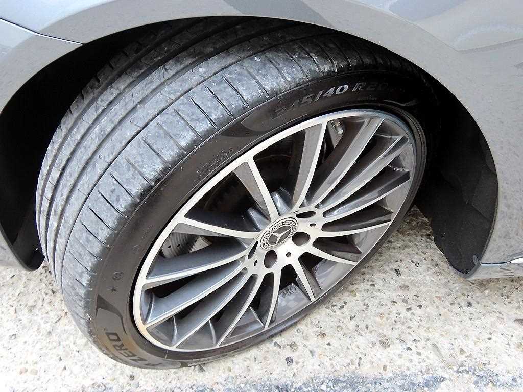 Mercedes-Benz S-Class — photo 20