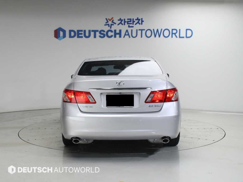 Lexus ES — photo 04
