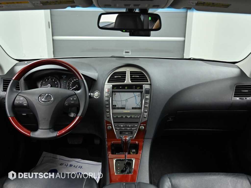 Lexus ES — photo 07