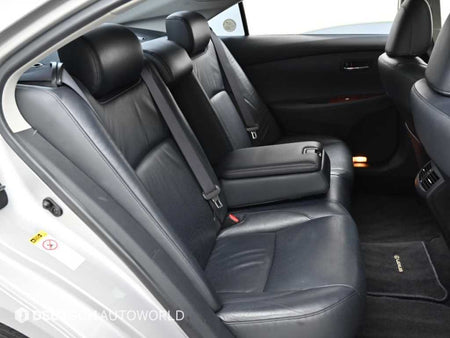 Lexus ES — photo 12