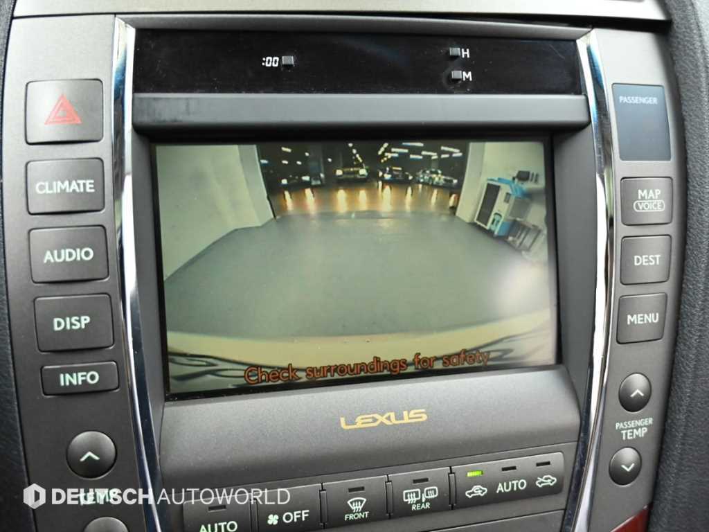 Lexus ES — photo 15