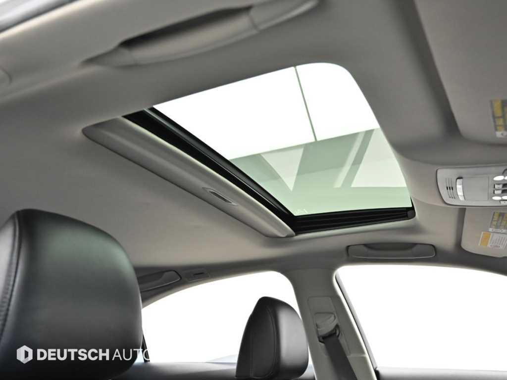 Lexus ES — photo 18