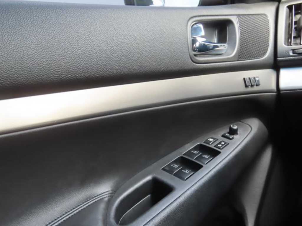 Infiniti G — photo 12