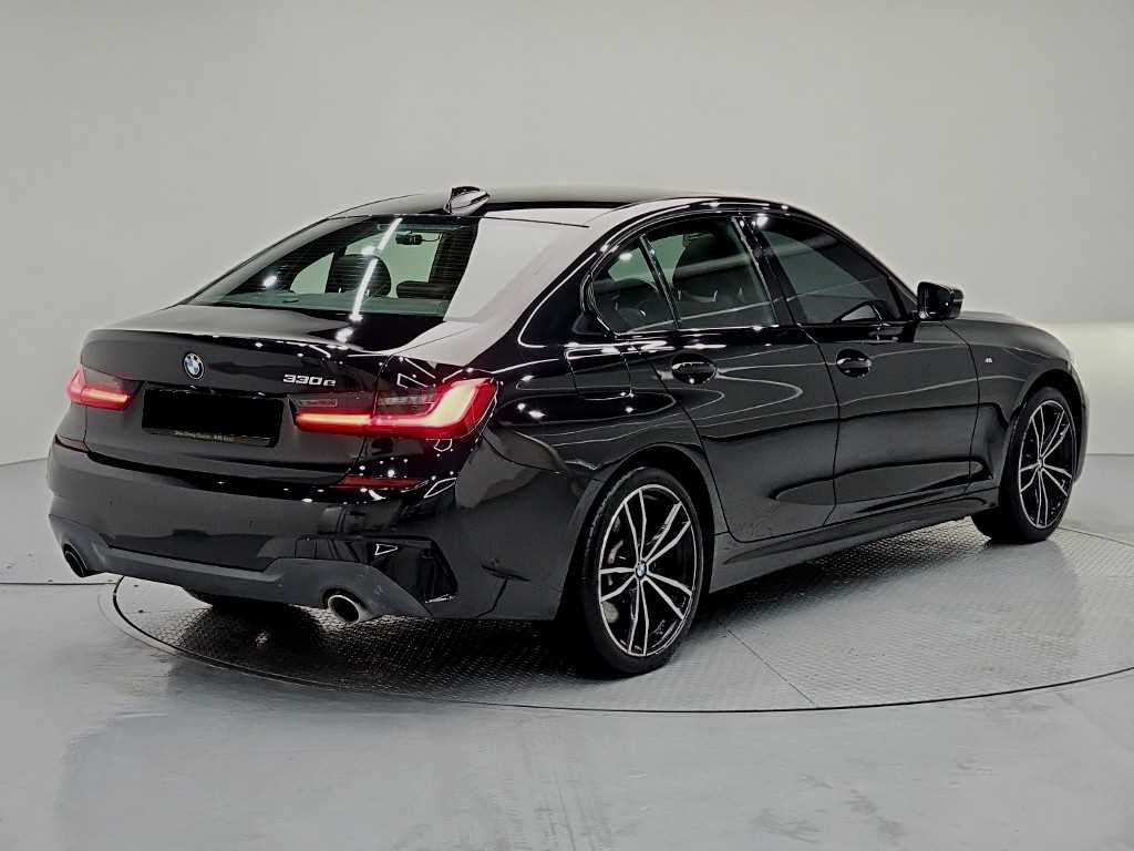 BMW 3-Series — photo 04