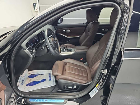 BMW 3-Series — photo 11