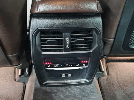 BMW 3-Series — photo 13