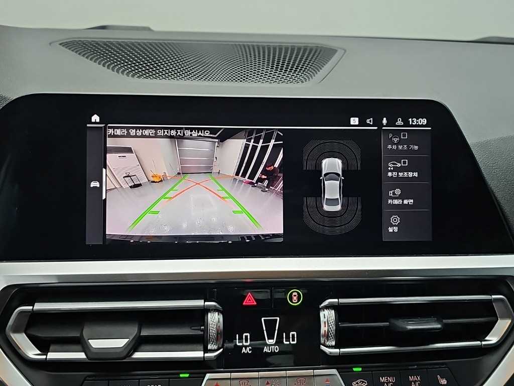 BMW 3-Series — photo 16