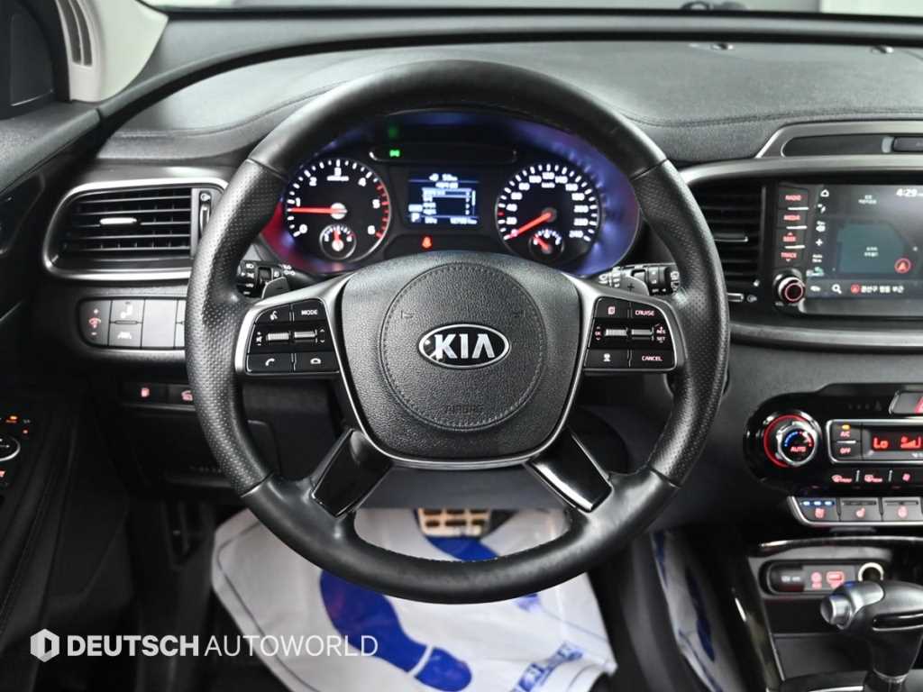 Kia Sorento — photo 13