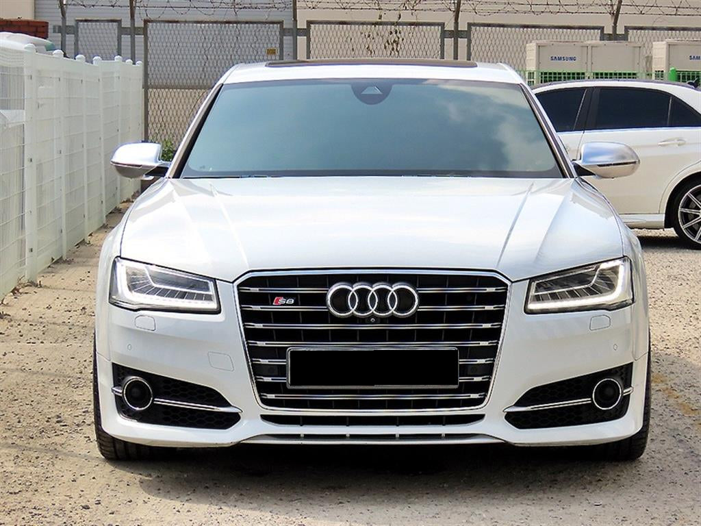 Audi S8 — photo 01