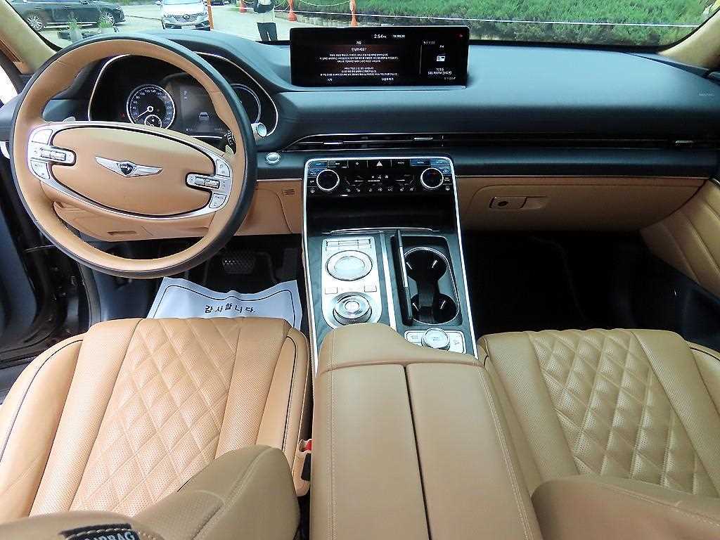 Genesis GV80 — photo 07
