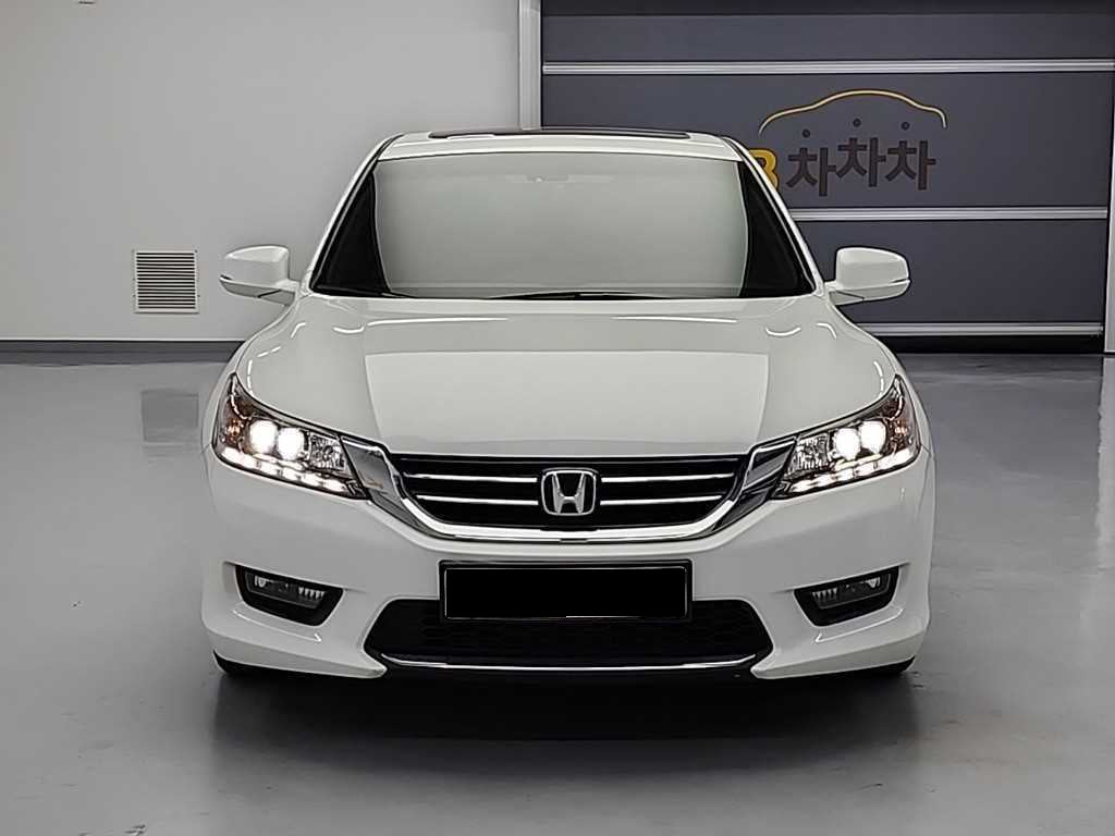 Honda Accord — photo 02