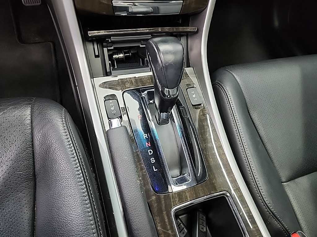 Honda Accord — photo 08