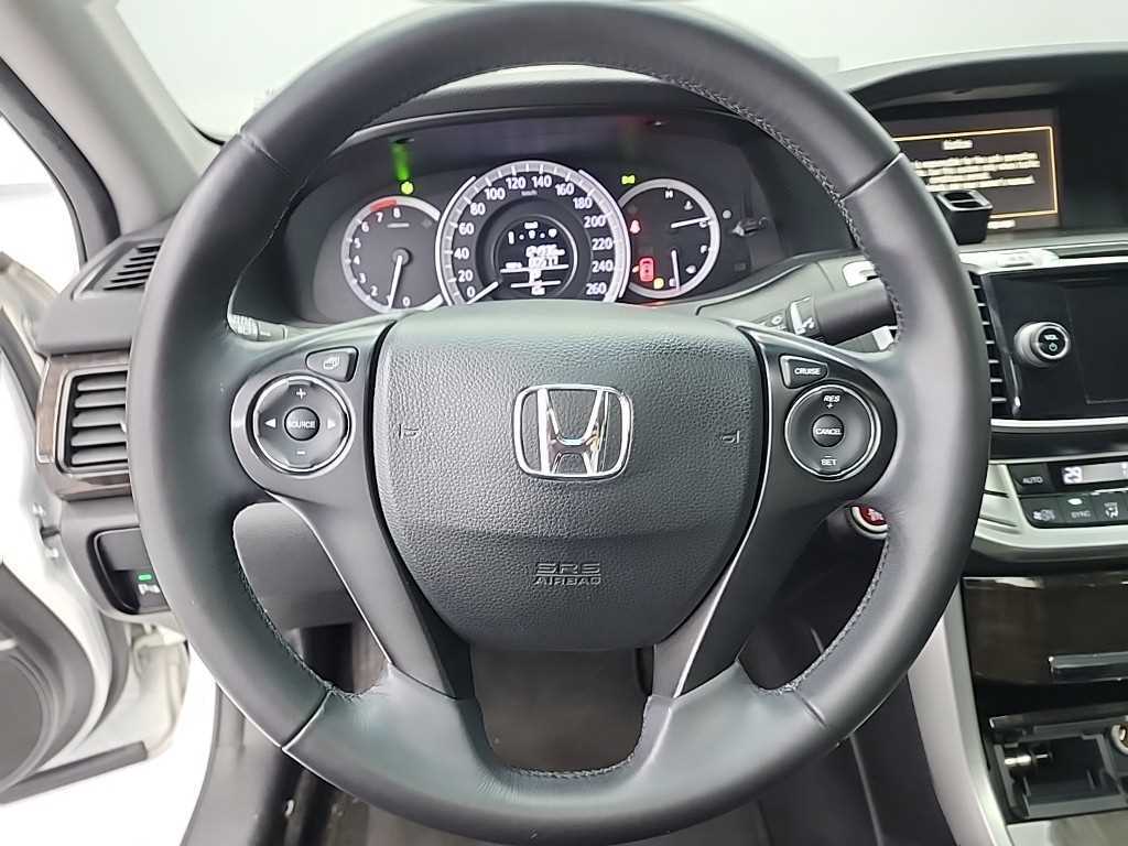 Honda Accord — photo 09