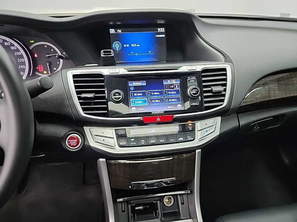 Honda Accord — photo 10