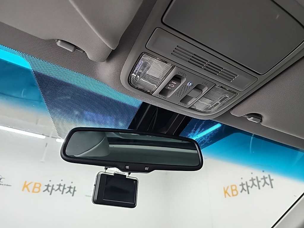 Honda Accord — photo 16
