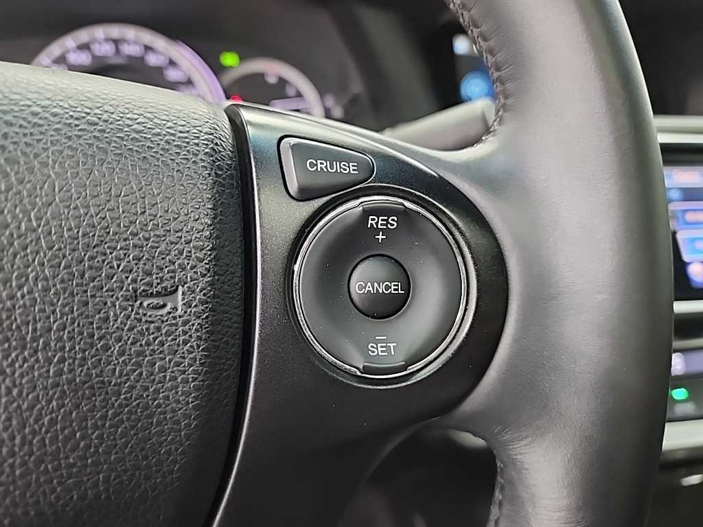 Honda Accord — photo 17