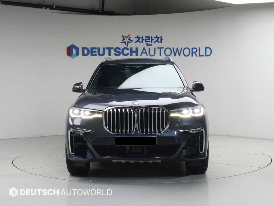 BMW X7 — photo 01