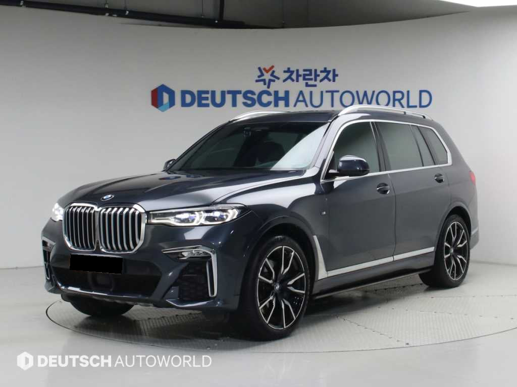BMW X7 — photo 02