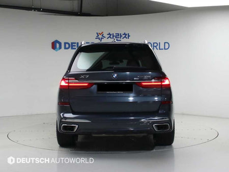 BMW X7 — photo 03