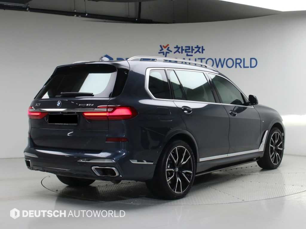 BMW X7 — photo 04