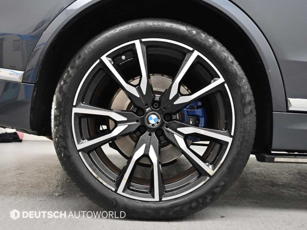 BMW X7 — photo 06