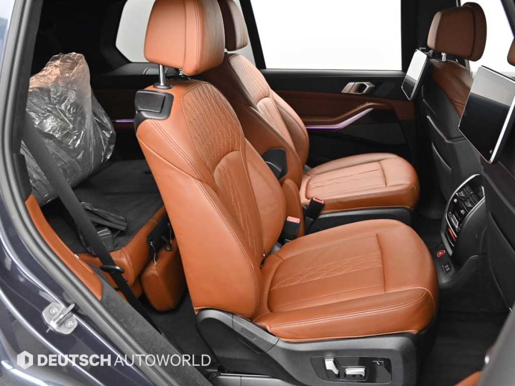 BMW X7 — photo 12