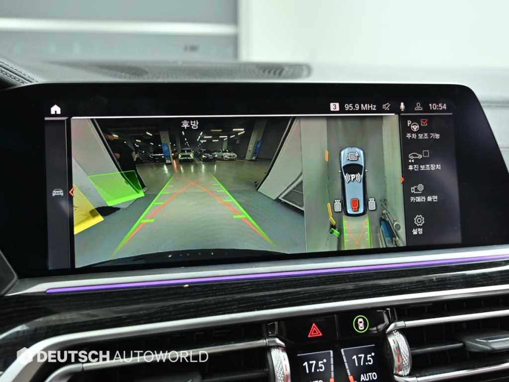 BMW X7 — photo 15