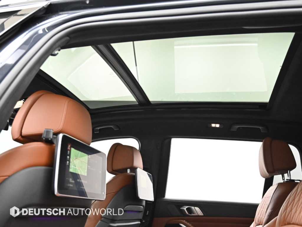 BMW X7 — photo 18