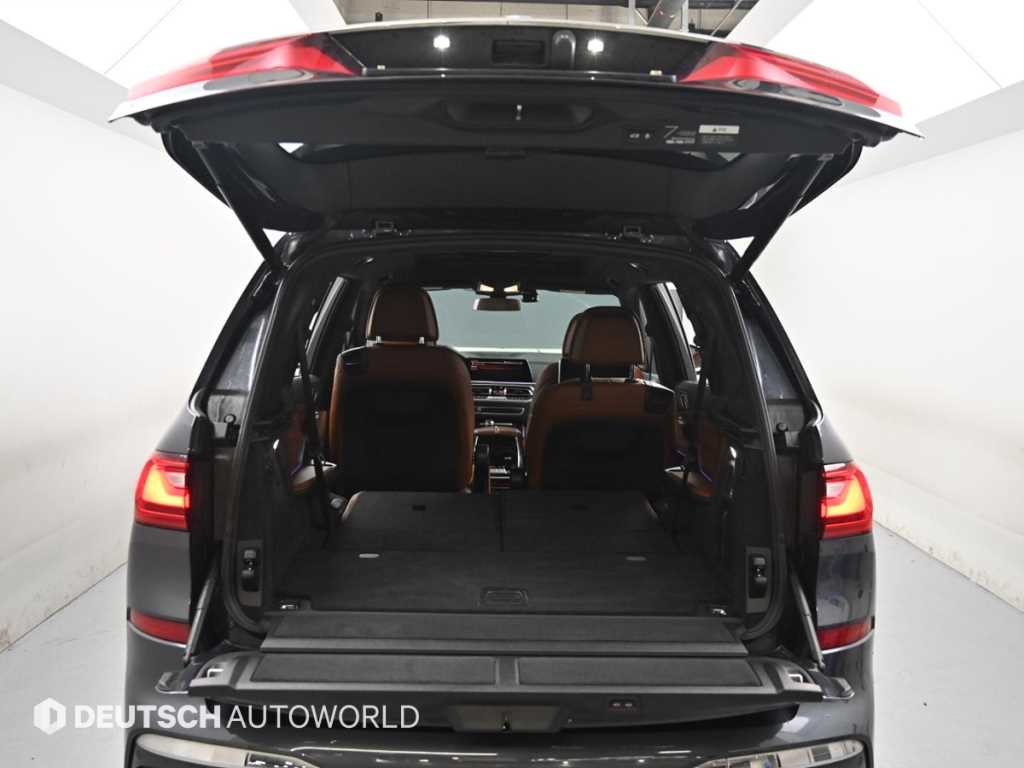 BMW X7 — photo 19