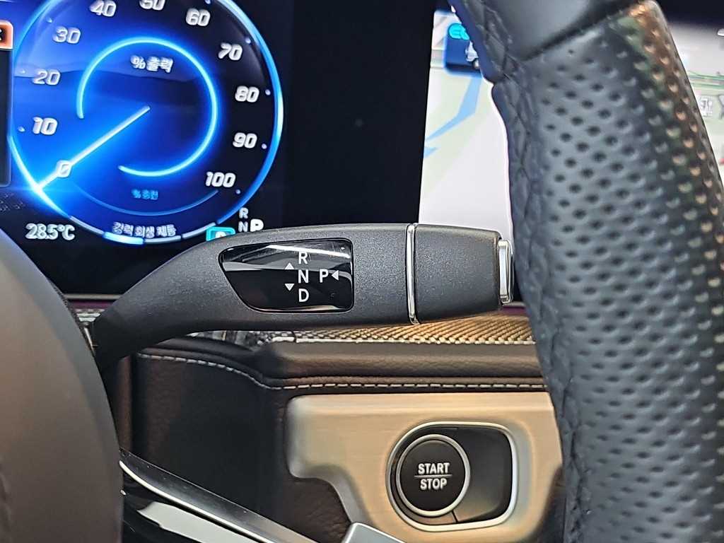 Mercedes-Benz G-Class — photo 08