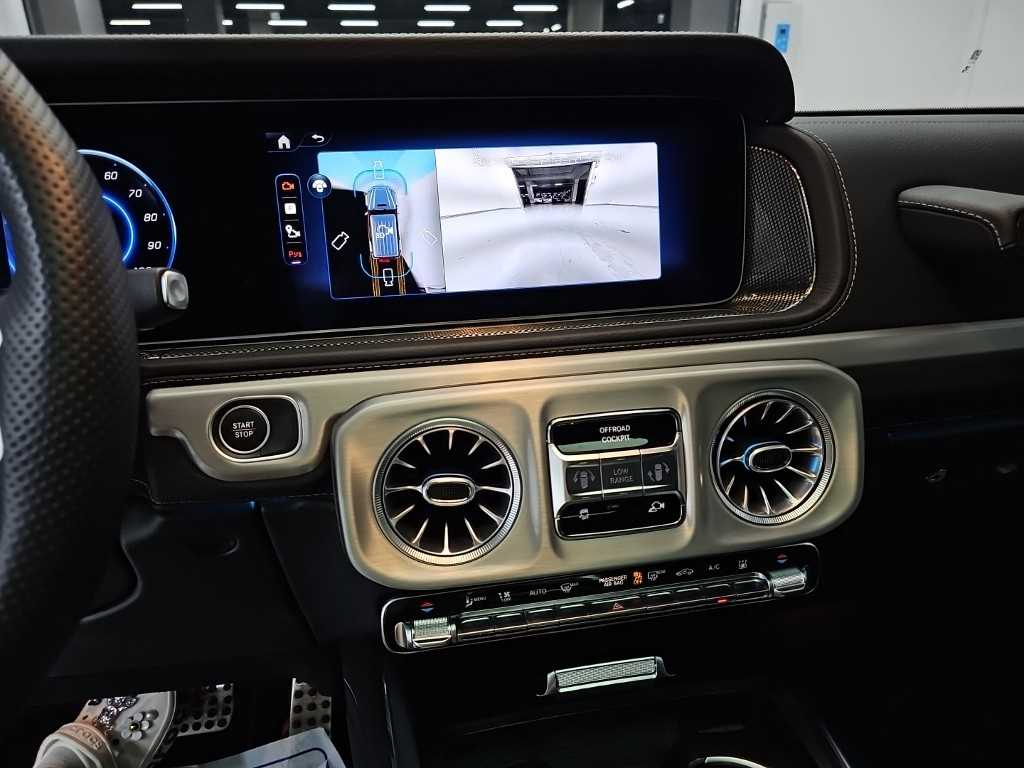 Mercedes-Benz G-Class — photo 10