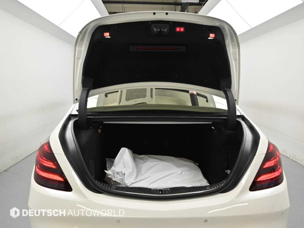 Mercedes-Benz S-Class — photo 19