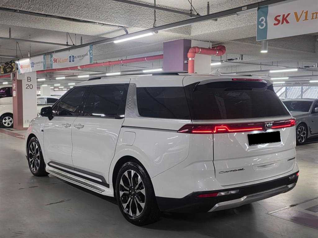 Kia Carnival — photo 05