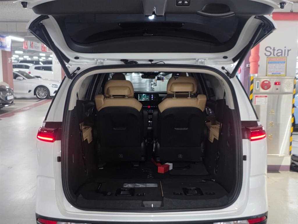 Kia Carnival — photo 07