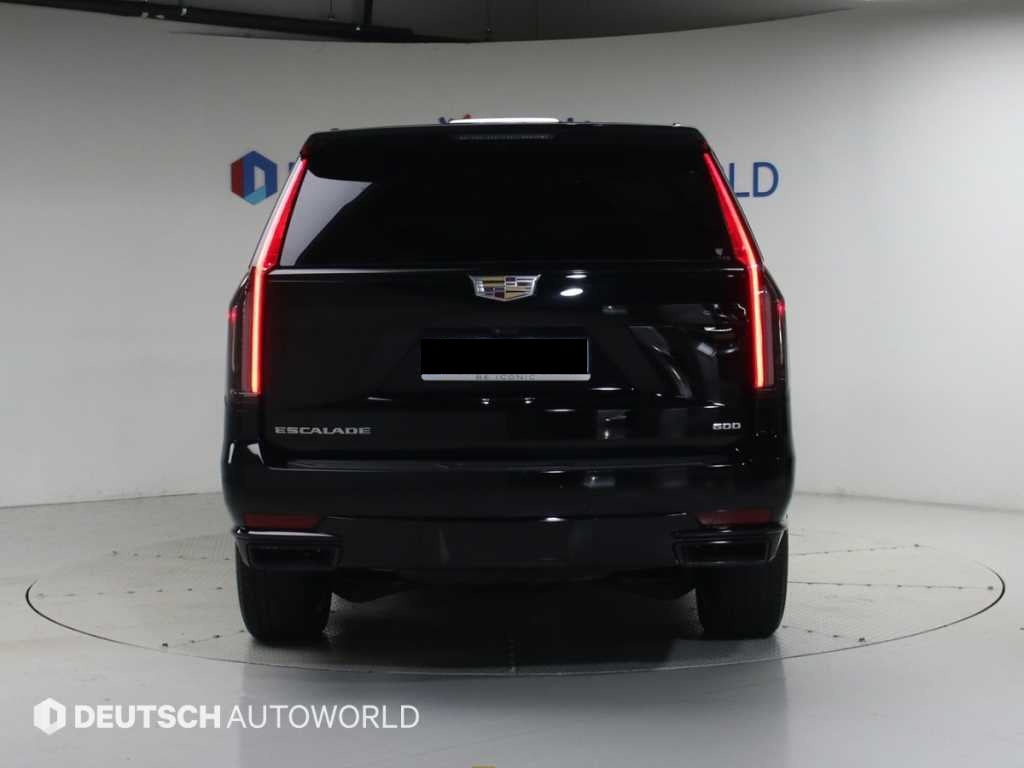 Cadillac Escalade — photo 05