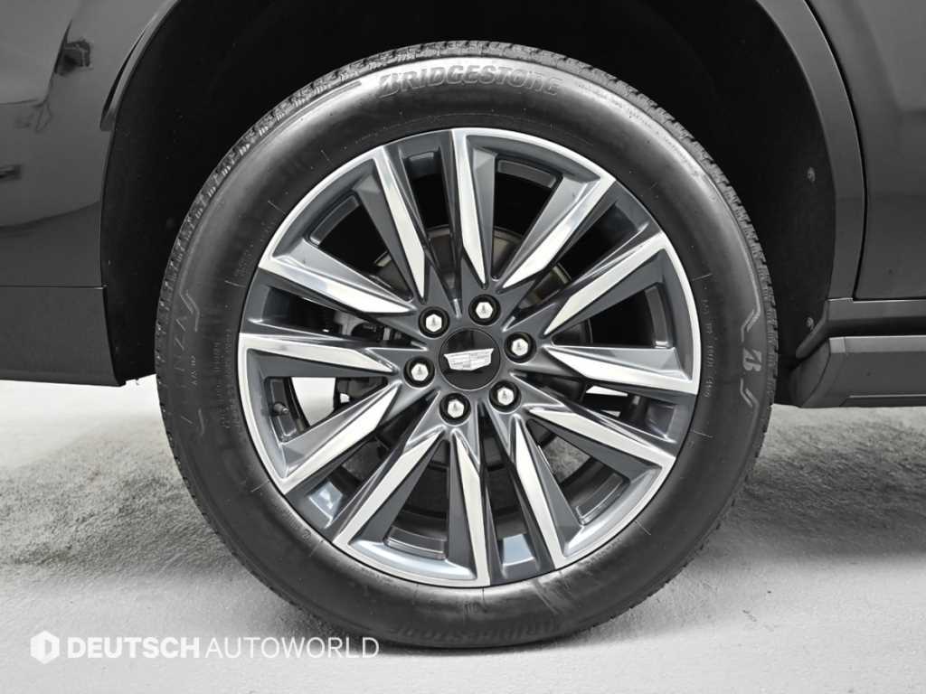 Cadillac Escalade — photo 06