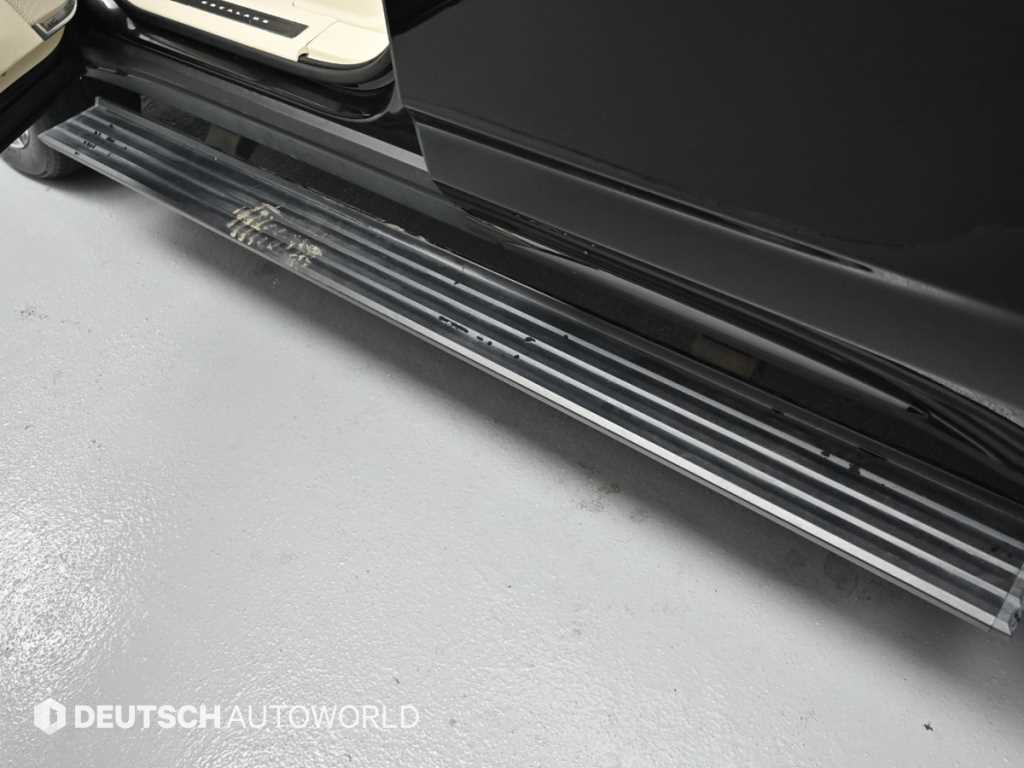 Cadillac Escalade — photo 16