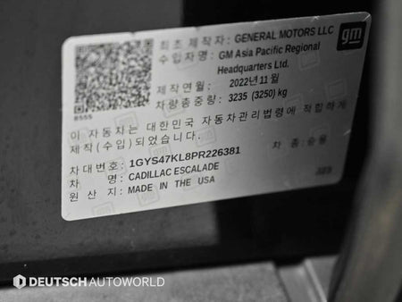 Cadillac Escalade — photo 20