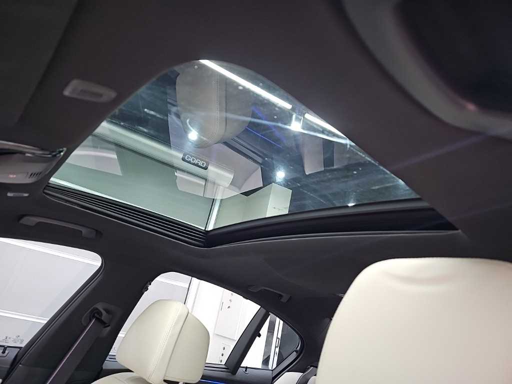 BMW 5-Series — photo 15