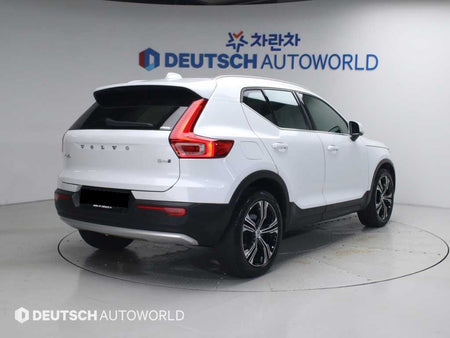 Volvo XC40 — photo 03