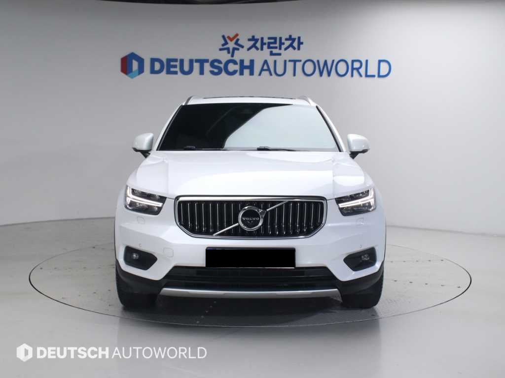 Volvo XC40 — photo 04